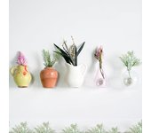 Mini jarrones magnéticos para nevera, mini jarrones magnéticos de cerámica, pequeños jarrones 3D con flores, accesorios de bricolaje para decorar el refrigerador, la cocina, el armario y la oficina (7 piezas)