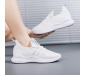 Zapatos de malla nuevos de verano, zapatos casuales de tejido volador para mujer, zapatos deportivos ligeros y transpirables, zapatos cómodos para correr para mujer
