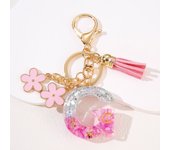 Pink flower initial keychain Drop glue resin 26 English letter keychain A E K L M S Pendant women's handbag Accessory Gift