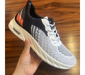 Zapatillas deportivas de nuevo estilo para hombre, zapatos casuales de moda para otoño e invierno, zapatillas ligeras y transpirables para correr a la moda.