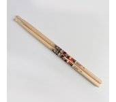 A pair of top-notch imported North American walnut drum sticks with 5A, 7A, 5B optional wear-resistant and excellent hand feel