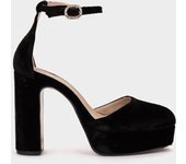Pedro Miralles Sandalias de tacón con plataforma fabricadas en terciopelo de color negro modelo LENA en tonos Negros. Hecho a mano en España.