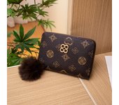 New Circle Love Star Four Leaf Grass Print Four Leaf Grass Hair Ball Decoration Multi Card Short Zero Wallet Bag for Women