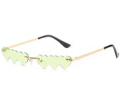 Alta Retro Vintage Lolita en forma de corazón Aviator Marco de plástico Mujeres Gafas de Sol