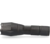 linterna de aluminio con zoom. 1 led  3xaaa (pilas incluidas)