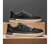 La tendencia de los zapatos blancos es elástica con zapatos masculinos, la superficie de la piel es baja, los zapatos de tablero son planos y los zapatos casuales son individuales para hombres.
