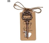 1PC Pendant Vintage Festival Souvenir Gift Beer Opener Key Bottle Opener Wedding Decor Wine Keychain Souvenir