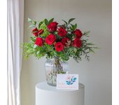 Pack Aniversario: Rosas rojas, jarrón y tarjeta - Ideal - COLVIN