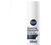 NIVEA MEN Sensitive Hidratante Protector FP30 de Uso Diario (50 ml), crema facial hidratante para hombre, protector solar para piel sensible con Camomila, Provitamina B5, Vitamina E y Licocalcón A