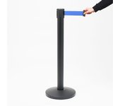 Danieli store | poste separador negro con cinta extensible hasta 5 mt | base cónica y cinta azul 5 mt